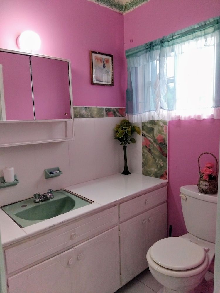 237 Bratton Ave Standard Room, 1 King Bed with Sofa bed, Balcony 9