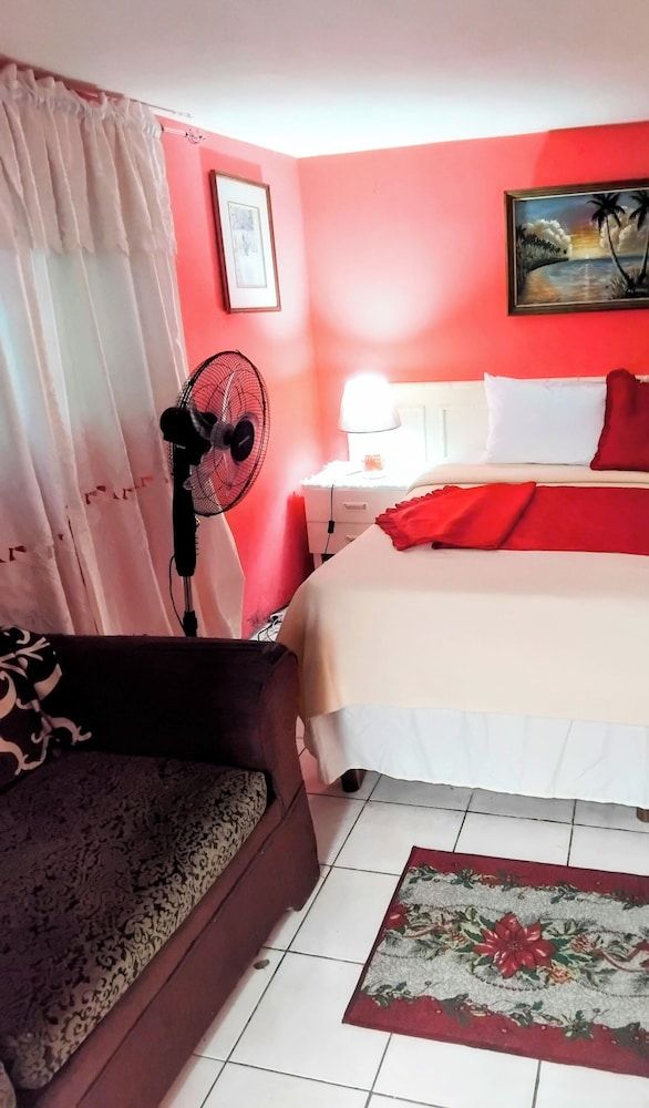 237 Bratton Ave Economy Room