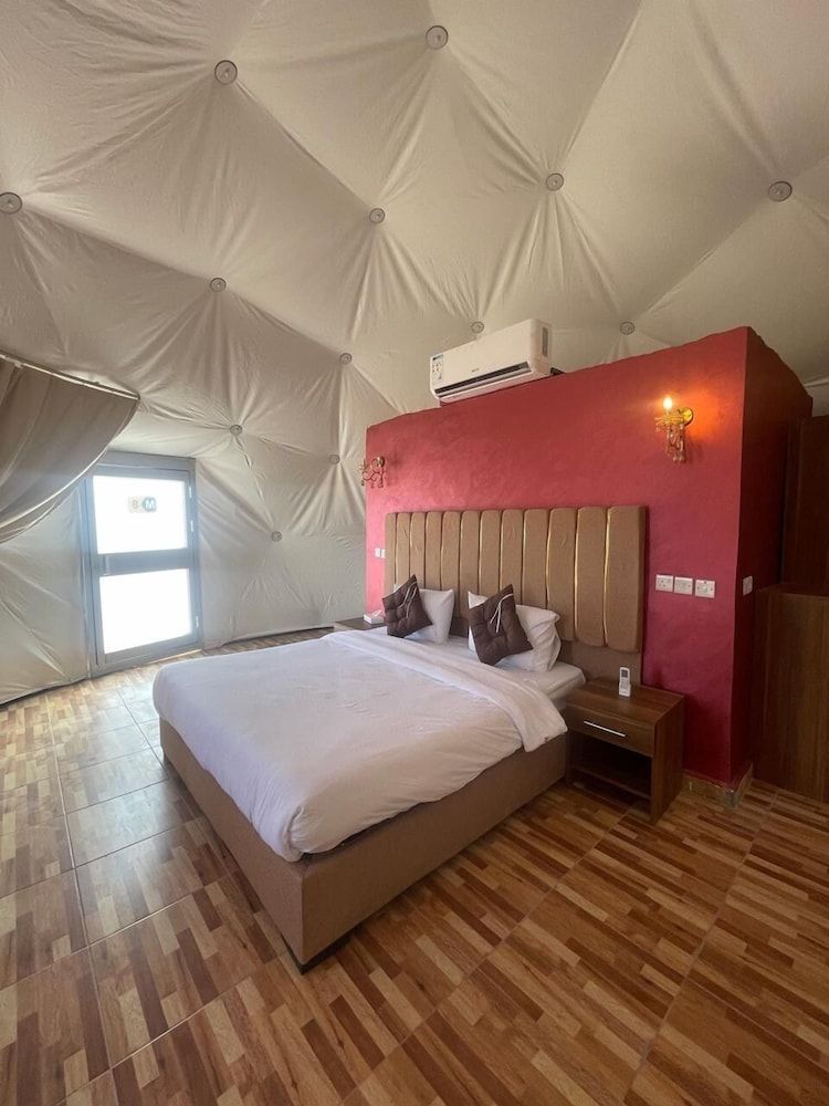 Magic Rum Desert Deluxe Room, Balcony 5