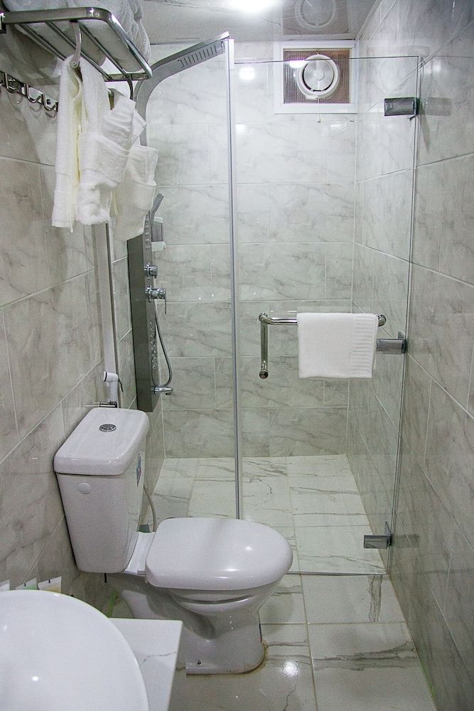 Desert Season Camp Deluxe Twin Room 6