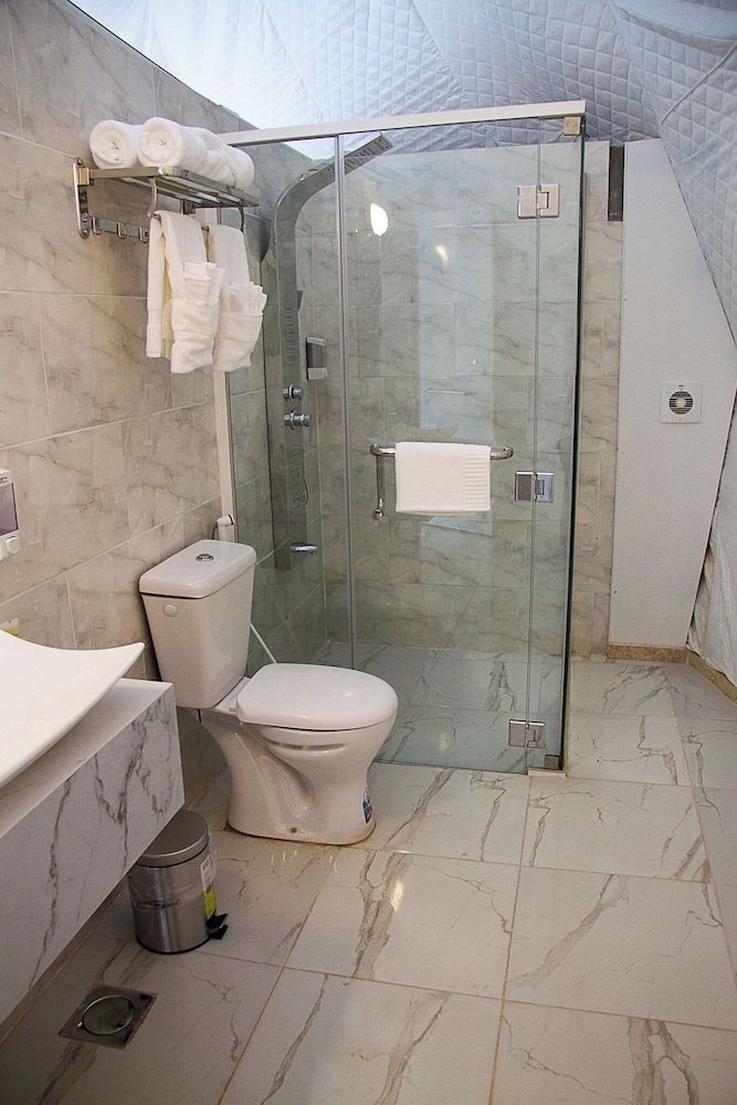 Desert Season Camp Luxury Twin Room 7