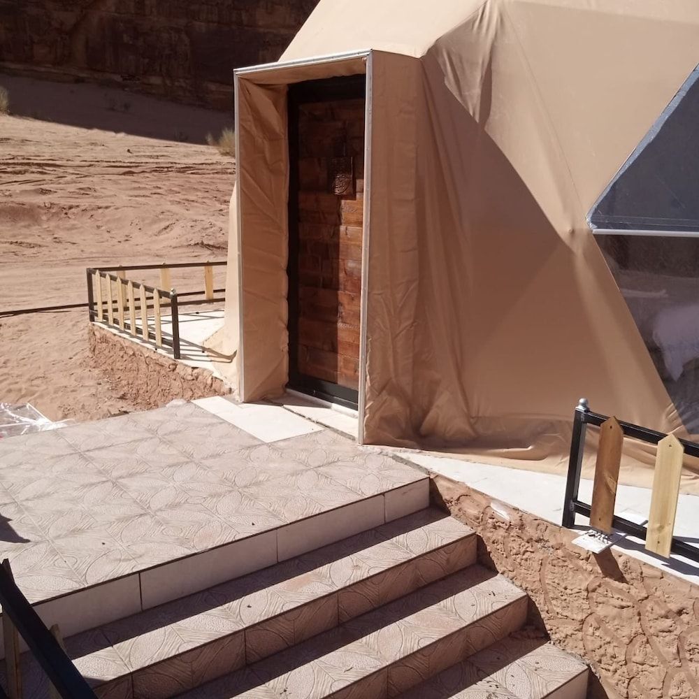 Wadi Rum Desert Camp Double Room, Balcony, Mountain View 2