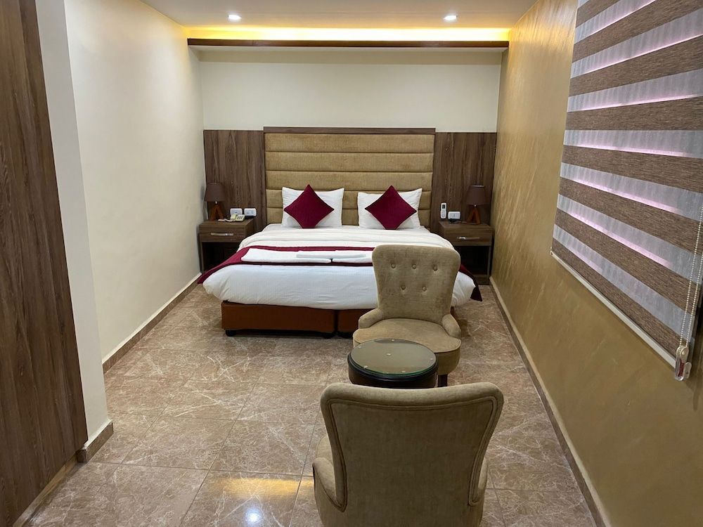 Sunset hotel Twin Room, City View 3