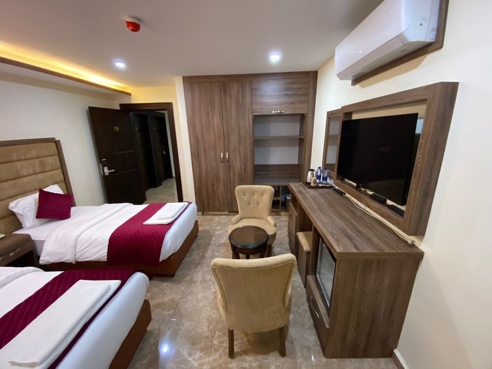 Sunset hotel Twin Room, City View 13