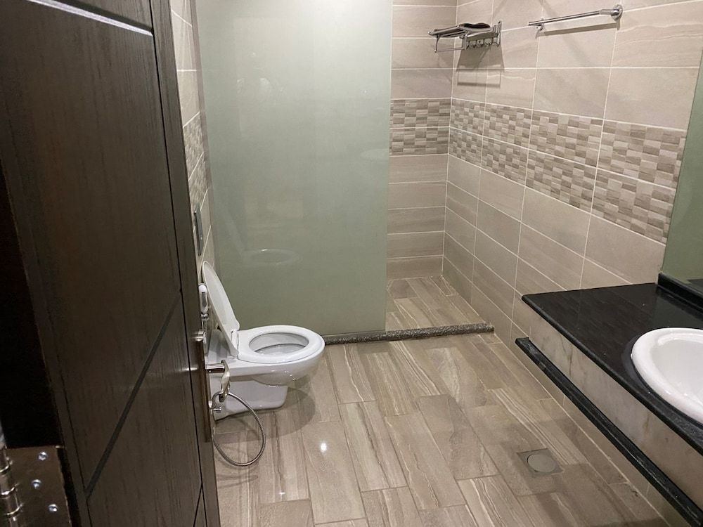 Sunset hotel Twin Room, City View 23