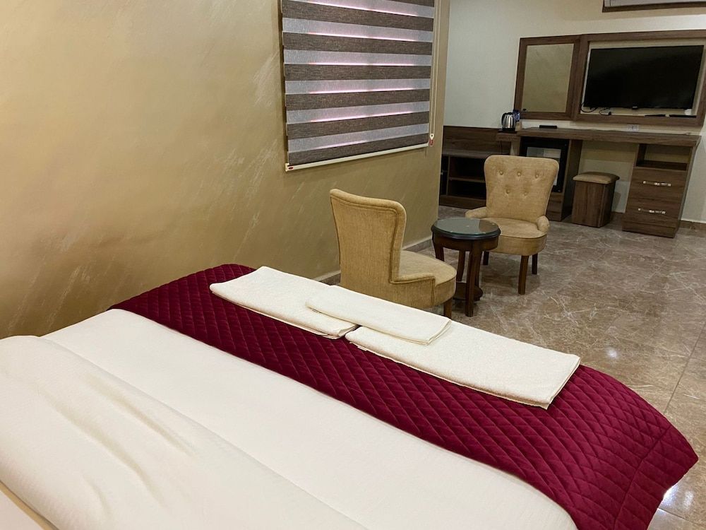 Sunset hotel Twin Room, City View 4