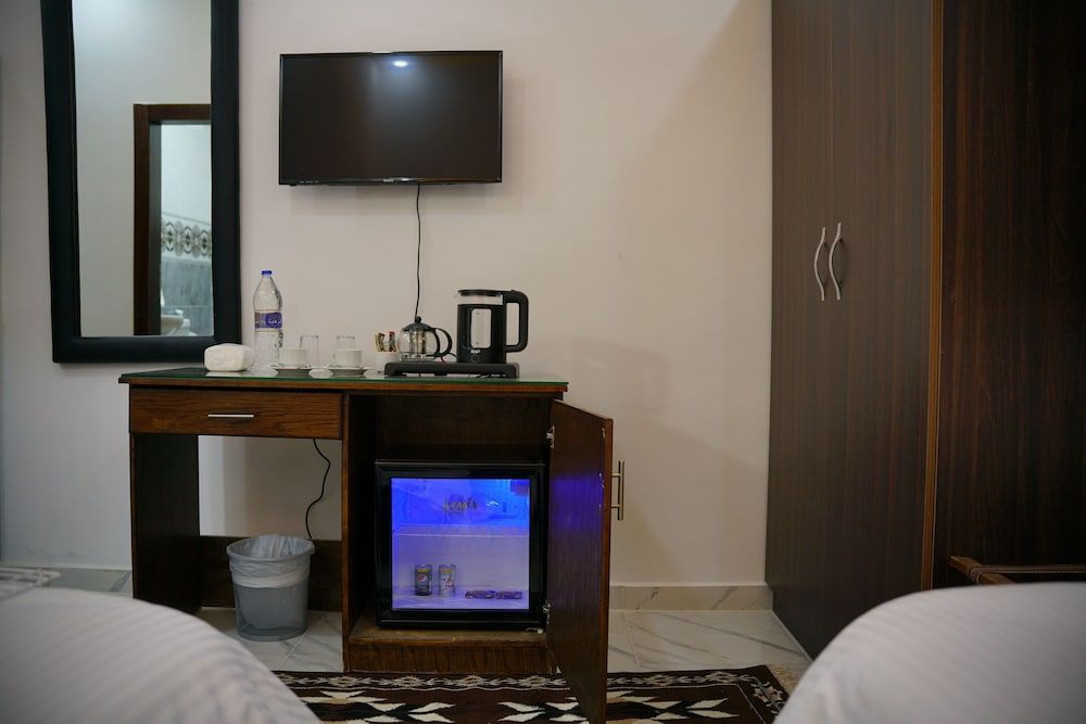 Mansi Residence Deluxe Twin Room 8
