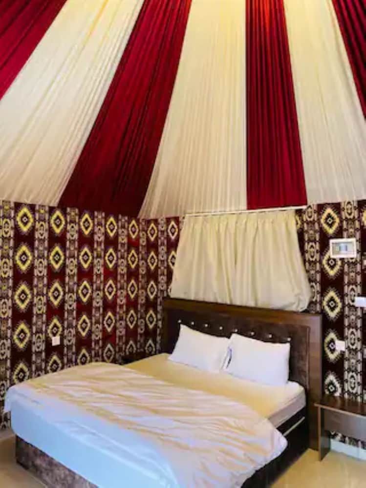 Milky Way Nights Camp Panoramic Double or Twin Room, Private Bathroom, Mountain View 5