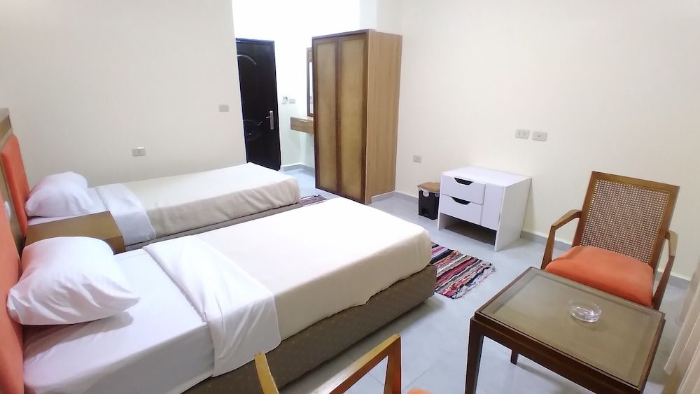 Summit Hotel Comfort Double or Twin Room, Mountain View 8