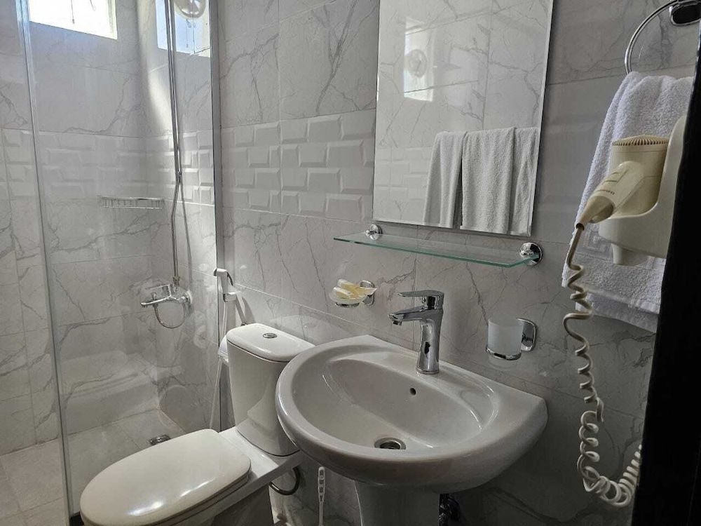 Summit Hotel Comfort Double or Twin Room, Mountain View 13