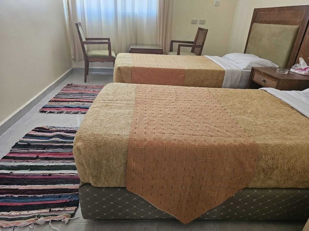 Summit Hotel Comfort Double or Twin Room, Mountain View 9