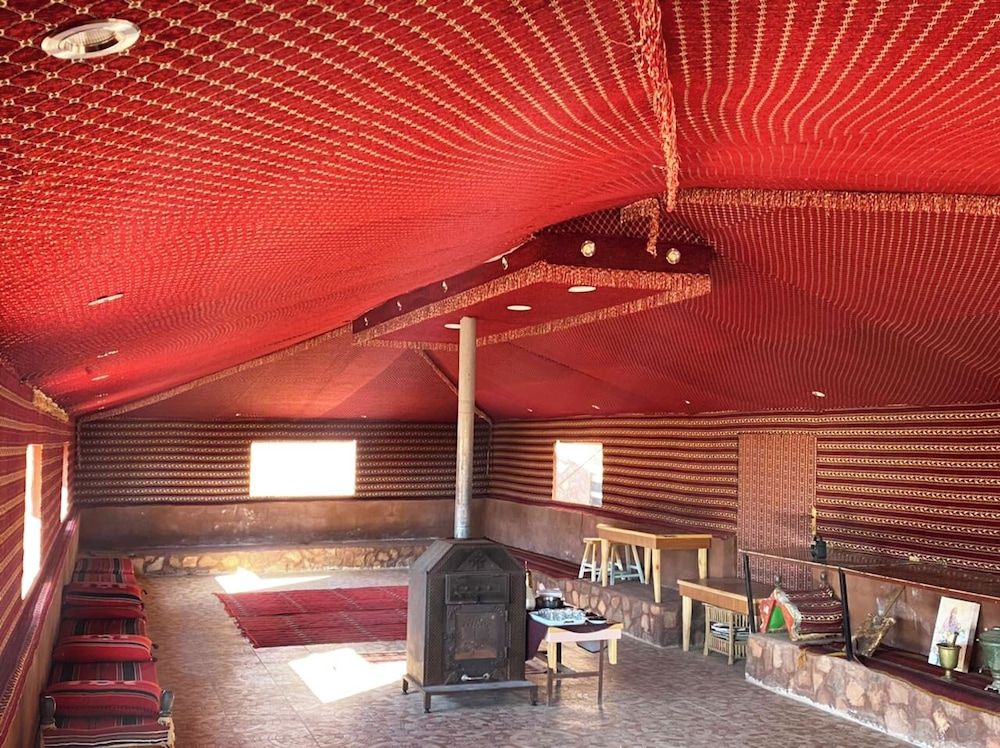 Cozy Tent in Wadi Rum Traditional Tent, Desert View 3