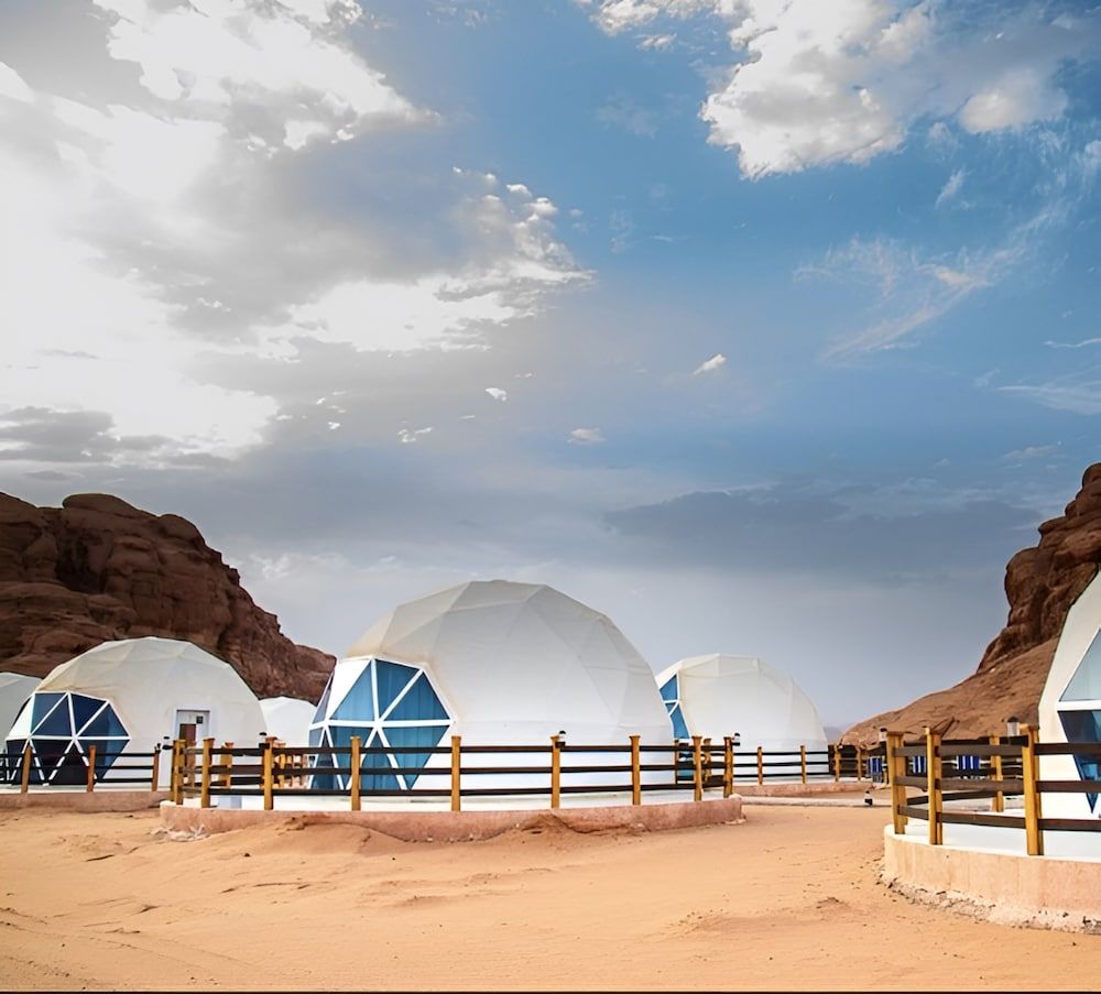 Luxury Wadi Rum Camp Luxury Double or Twin Room, Mountain View 8