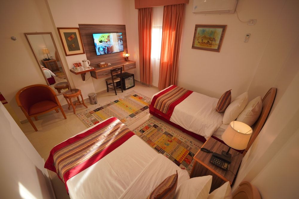 Petra Plaza Hotel