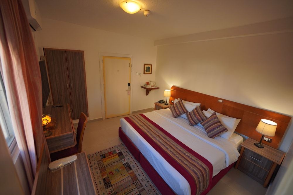 Petra Plaza Hotel Basic Double or Twin Room 4