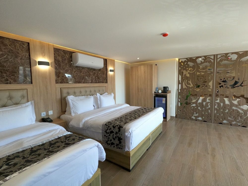 Executive Suite, Sea View