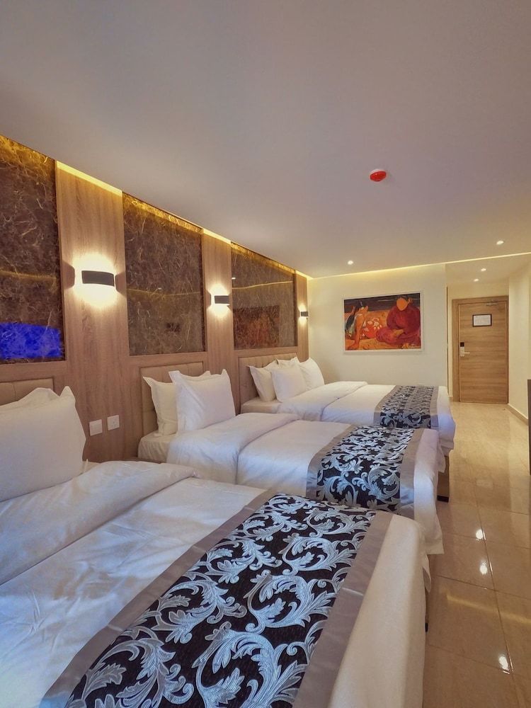 Grand Season hotel Classic Quadruple Room, City View 2