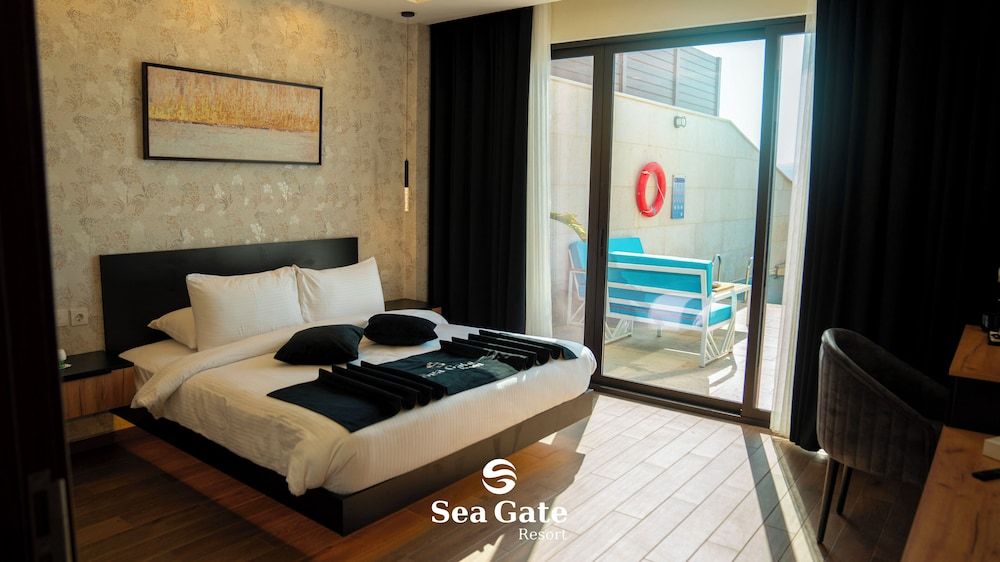 Sea Gate Resort Luxury Apartment, 2 Bedrooms, Sea View