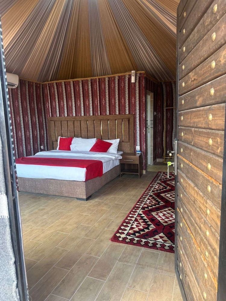 Alsultanh wadirum camp Panoramic Double Room, Balcony 2