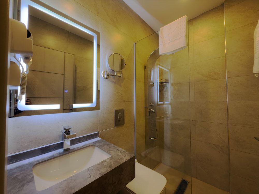 Petra Karam Hotel Deluxe Double or Twin Room, City View 14