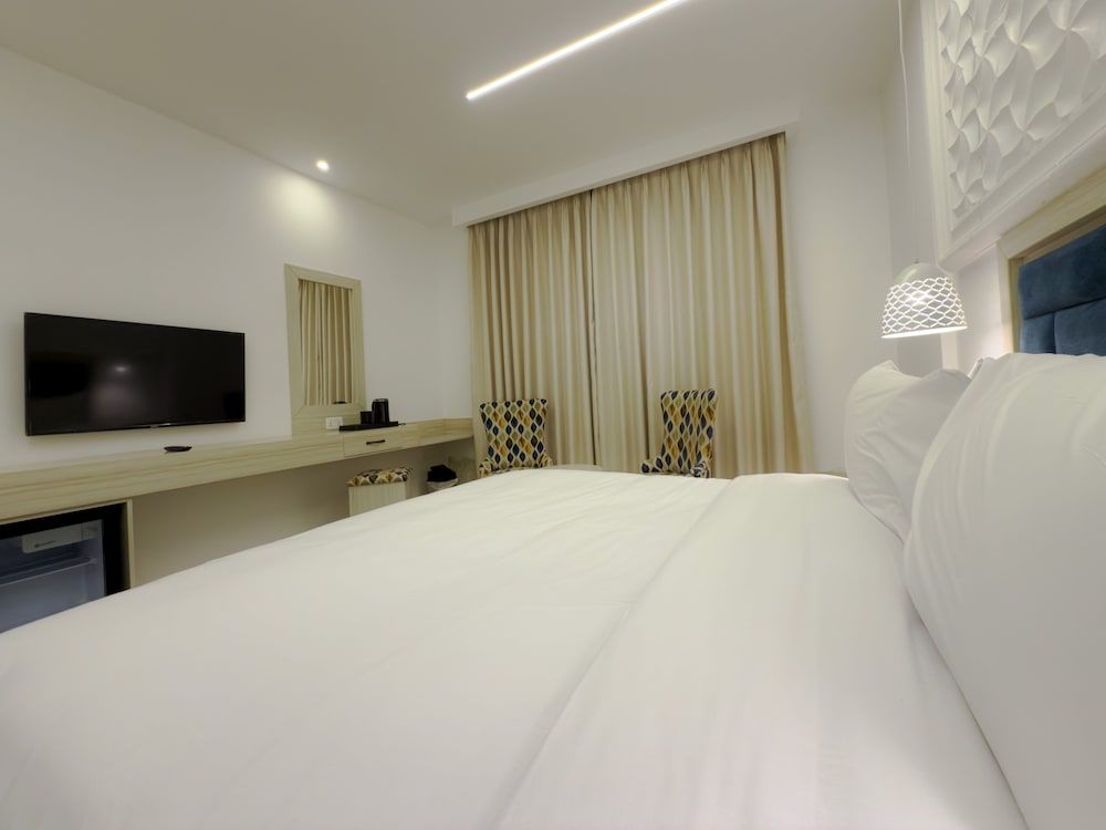 Petra Karam Hotel Deluxe Double or Twin Room, City View 17