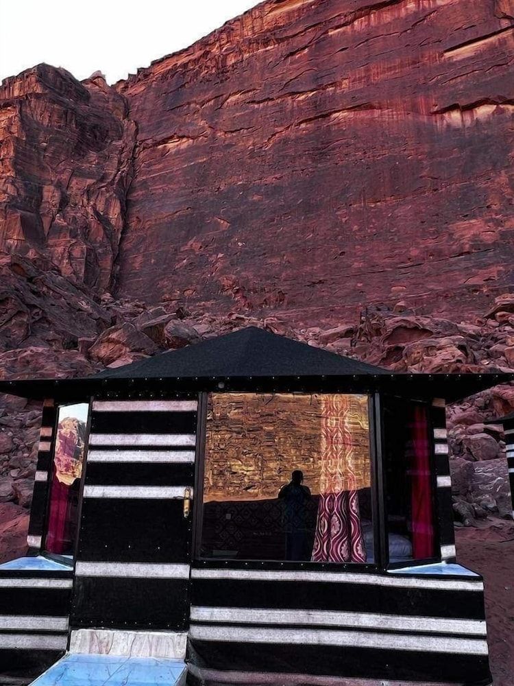 Wadi rum boutique camp & jeep tour