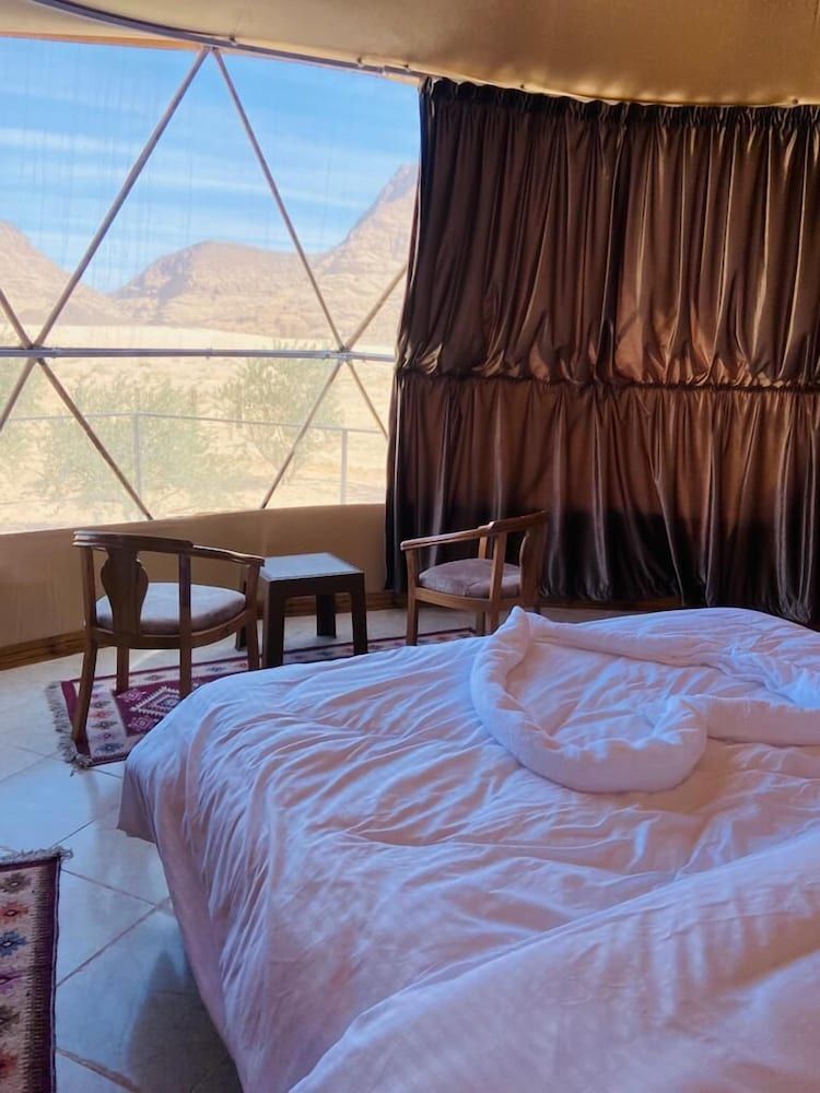 Adel rum camp Luxury Tent 2