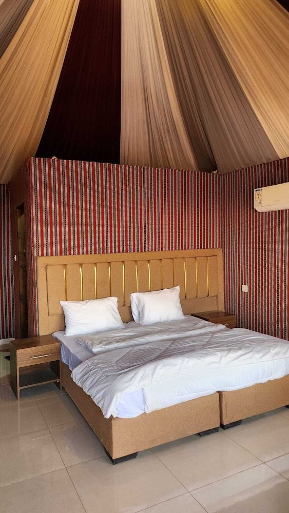 Shaheen Camp wadi rum Deluxe Tent 10