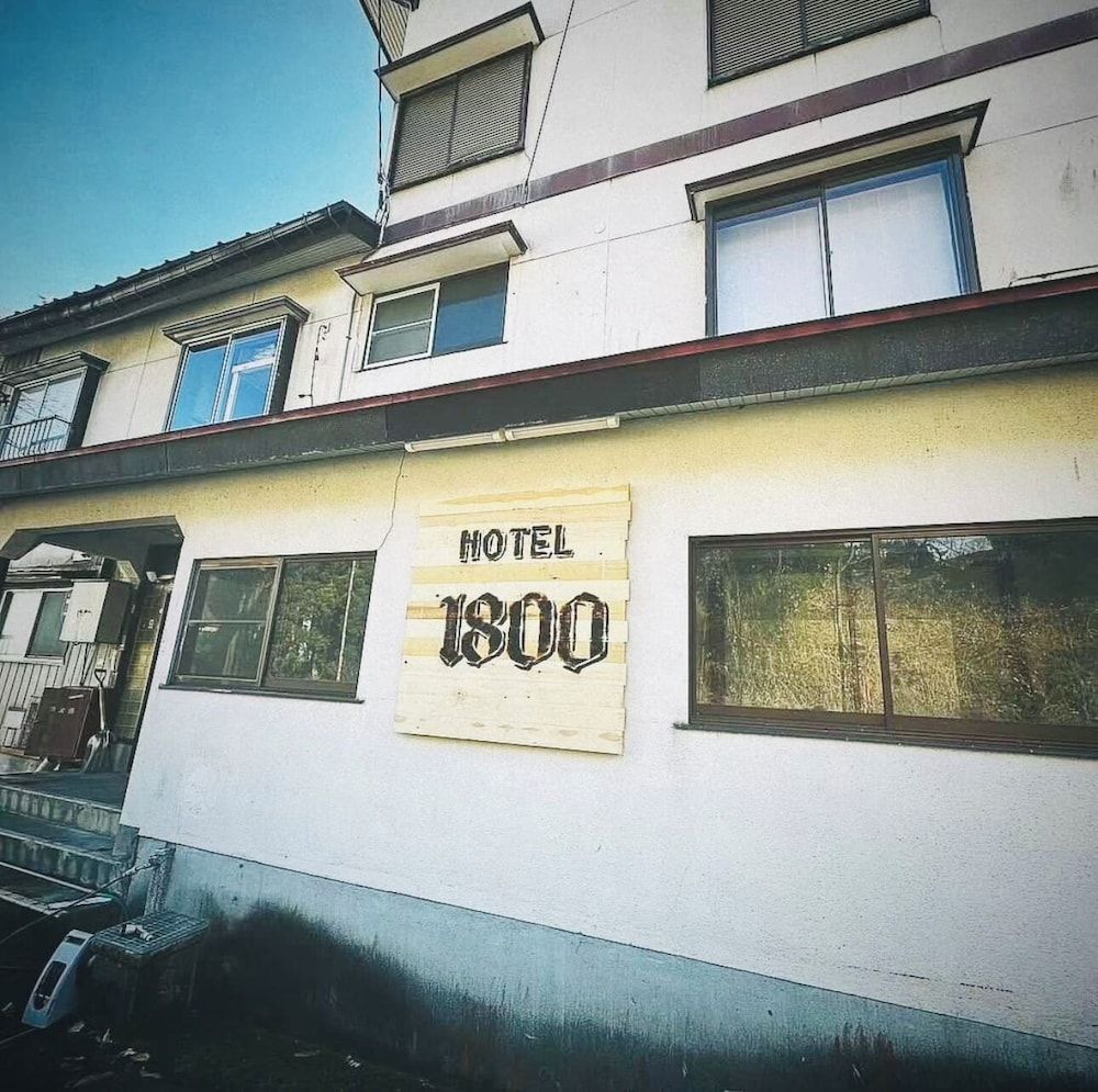 Hotel1800