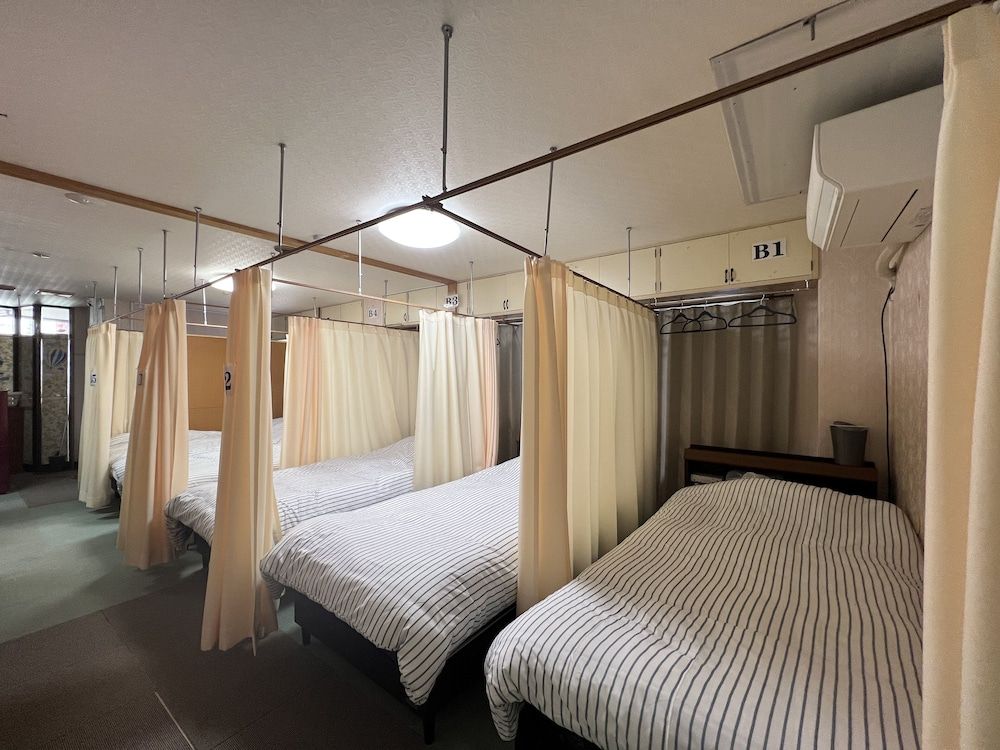 Shared Dormitory, Women only