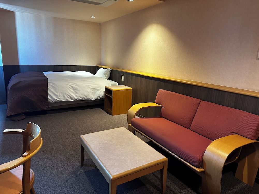 Single Room, Non Smoking (Semi Suite)