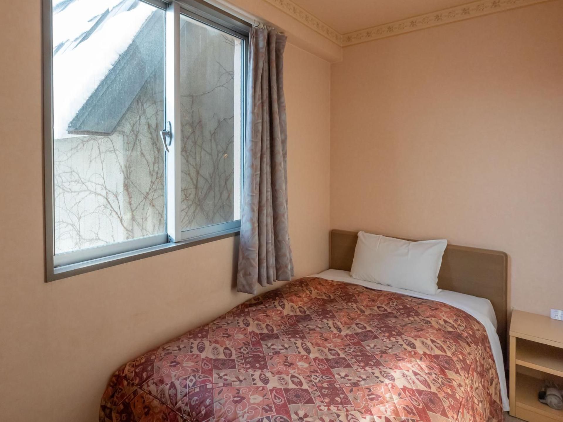 Small Single Room