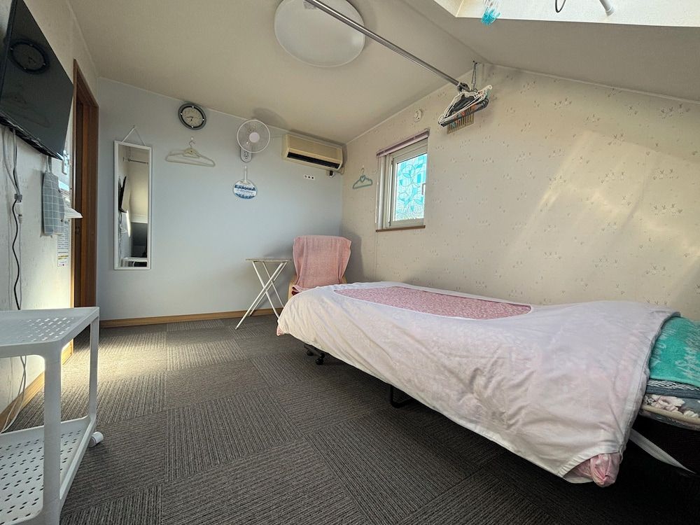 Guest House MOMO Economy Twin Room, Non Smoking (203) 2