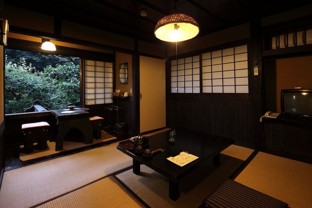 Economy Room