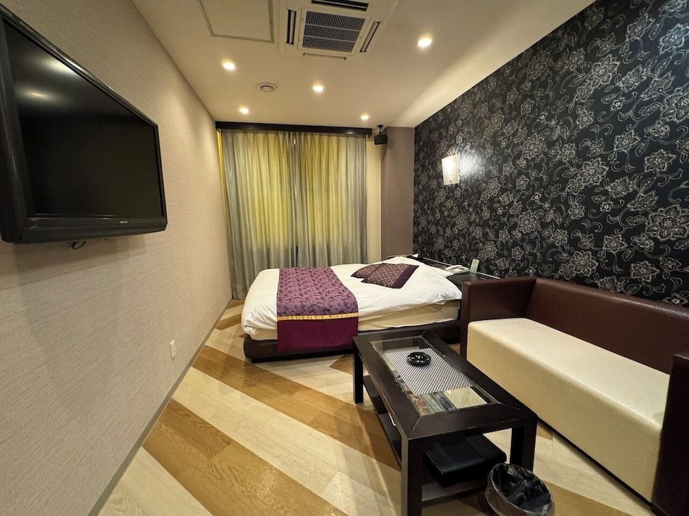 HOTEL EN