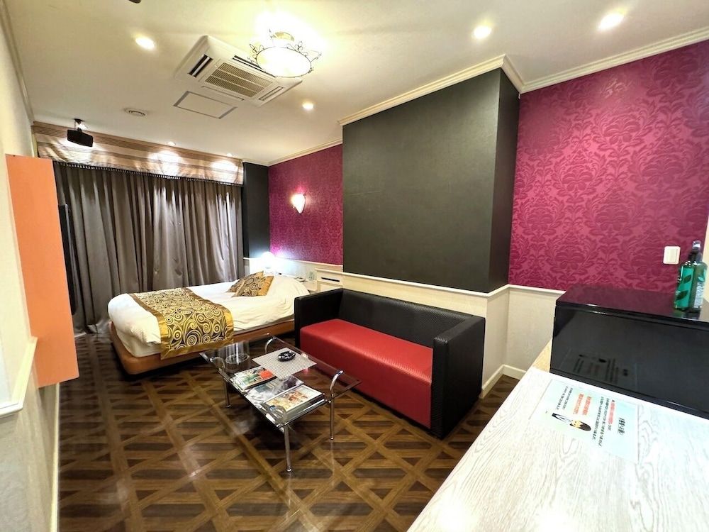 HOTEL EN