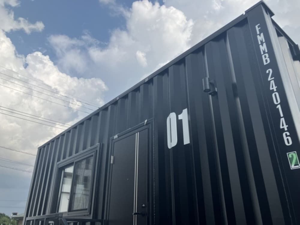 Trailer Room - Smoking, E-Cigarette Only