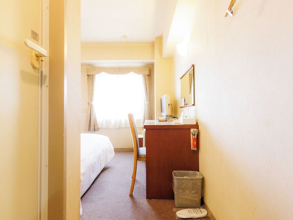 Single Room, Smoking