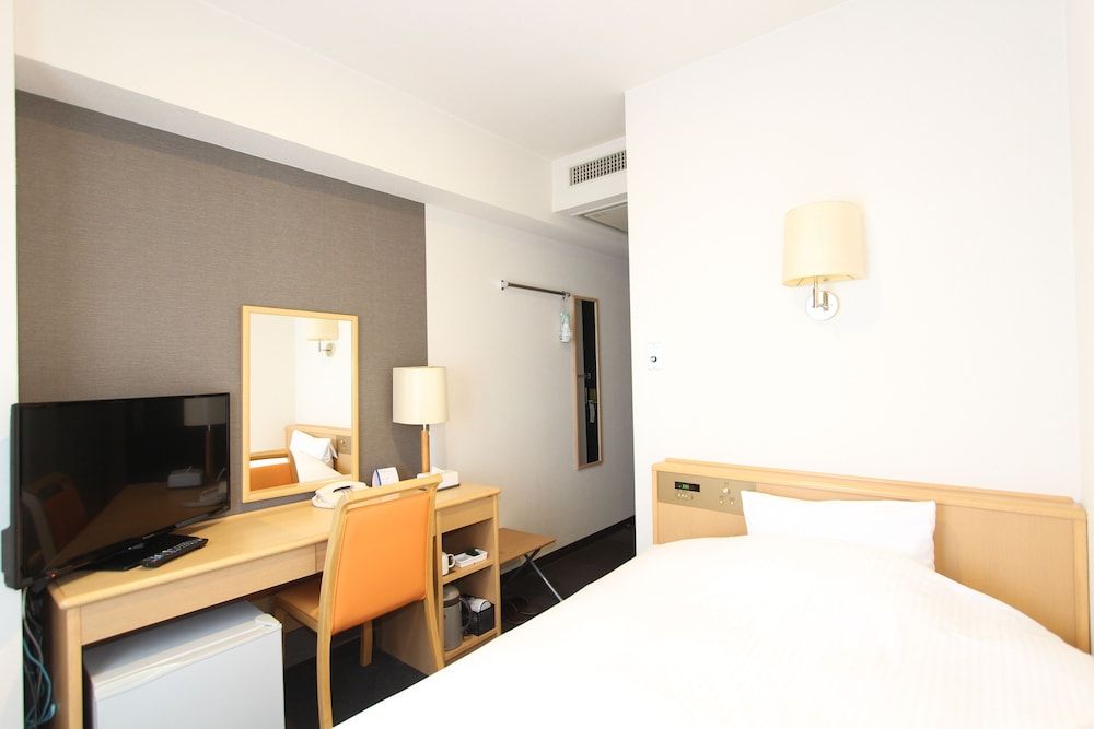 Single Room, Smoking