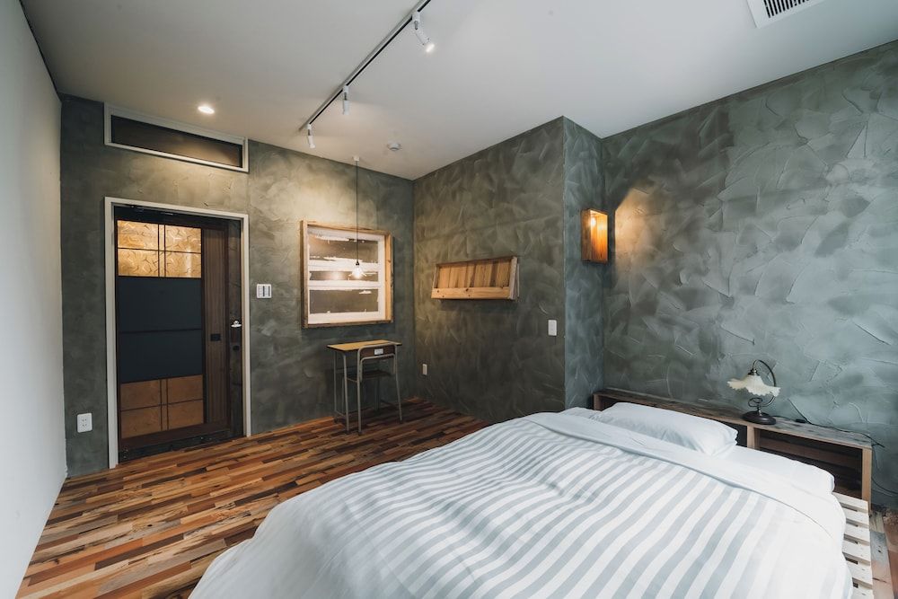 Single Room, Non Smoking, Shared Bathroom