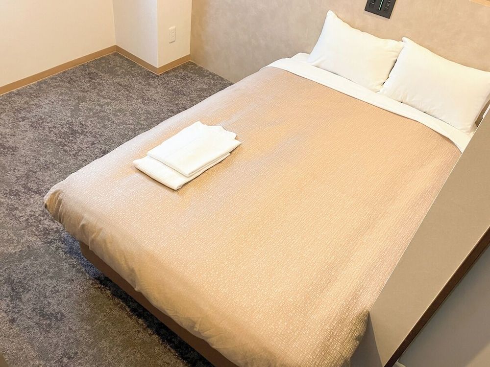 Single Room, Smoking