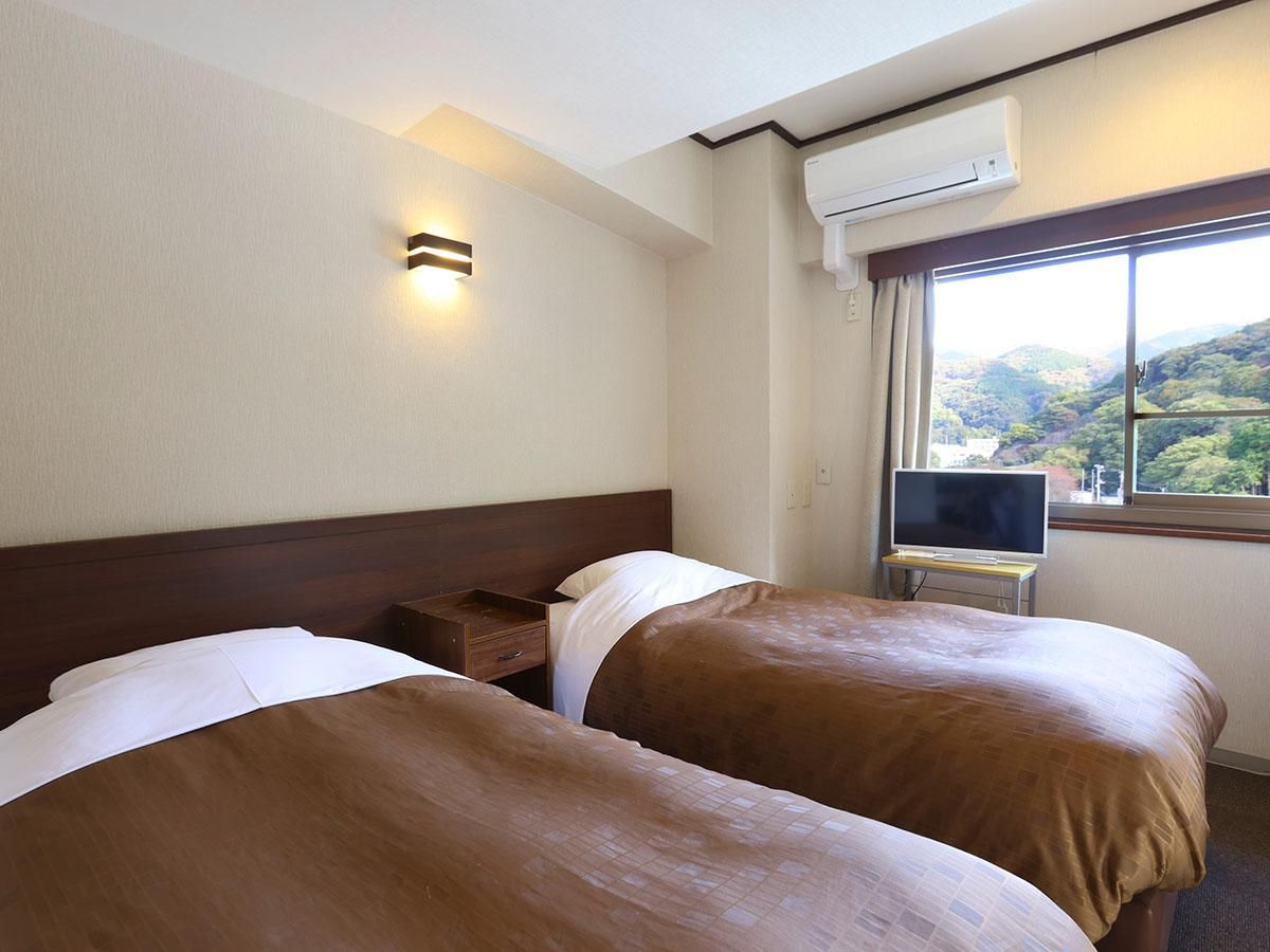 Mountain Side Standard Japanese-Western-Style Twin Room, Indoor Bath, Non-Smoking