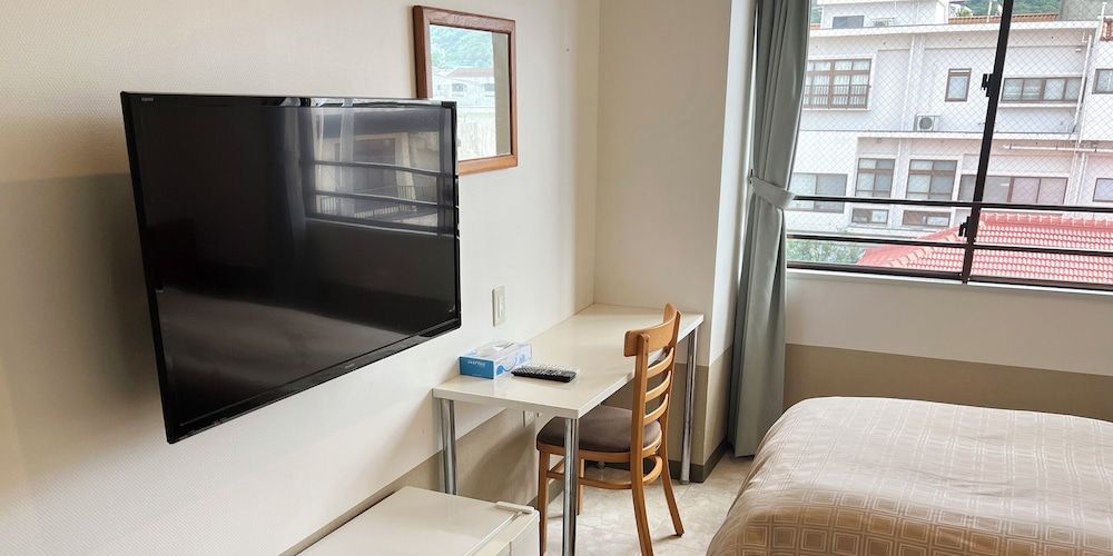 Twin Room, Smoking (with Unit Bath)