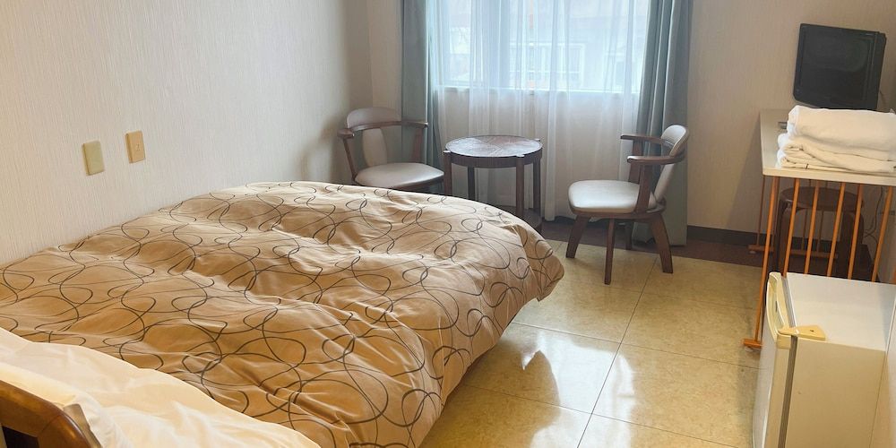 Double Room, Smoking (with Unit Bath)