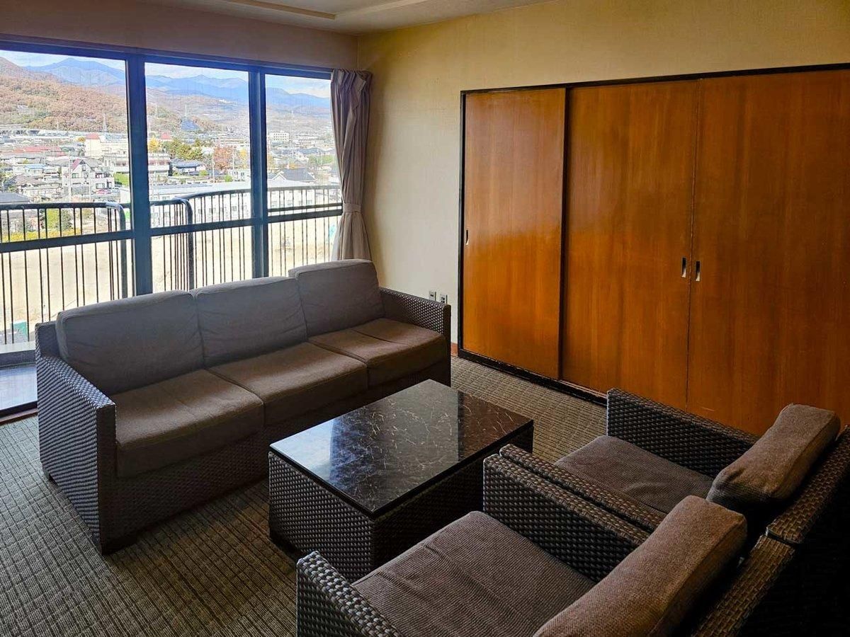 Superior Japanese-Western-Style Twin Room with 10 Tatami, Shower Only, Non-Smoking