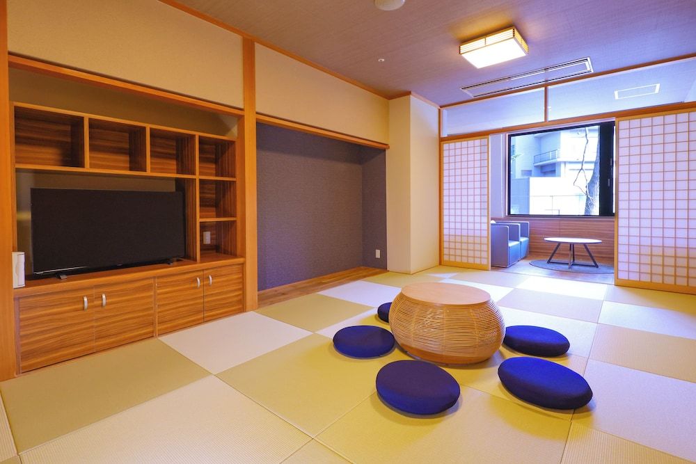 Standard Japanese-Style Room with 14 Tatami Mats - Shared Bathroom - Non-Smoking