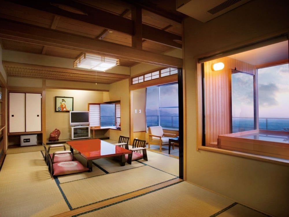 Japanese I(10+6Tatami)(Panorama View)(With view bath)(Non-smoking)
