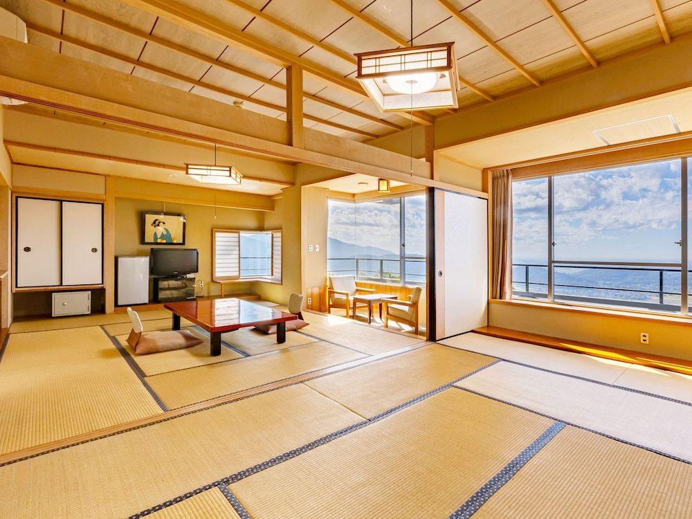 Japanese F(10+9.5Tatami)(Panorama View)(With private bathroom)(Non-smoking)