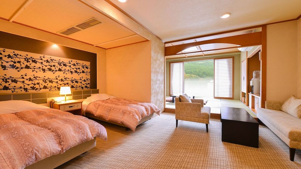 Superior Japanese-Western-Style-Room holds 7 people - Indoor Bath - Non-Smoking
