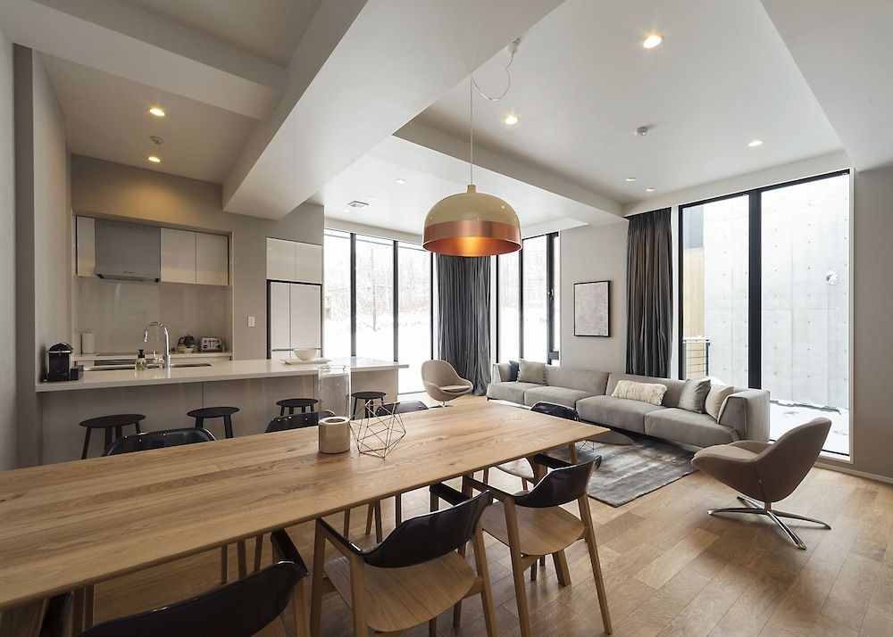 3 Bedrooms (148 sqm), Non Smoking